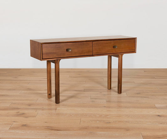 Console Leevi